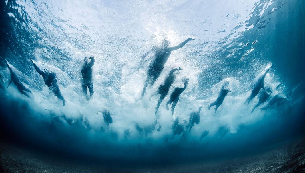 Davide Lopresti - Foto scattata durante la gara di nuoto Swim the island, una gara di fondo che prevede il giro attorno all&#39;isola di Bergeggi.
